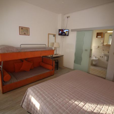 Hotel Firenze Caorle Exteriör bild