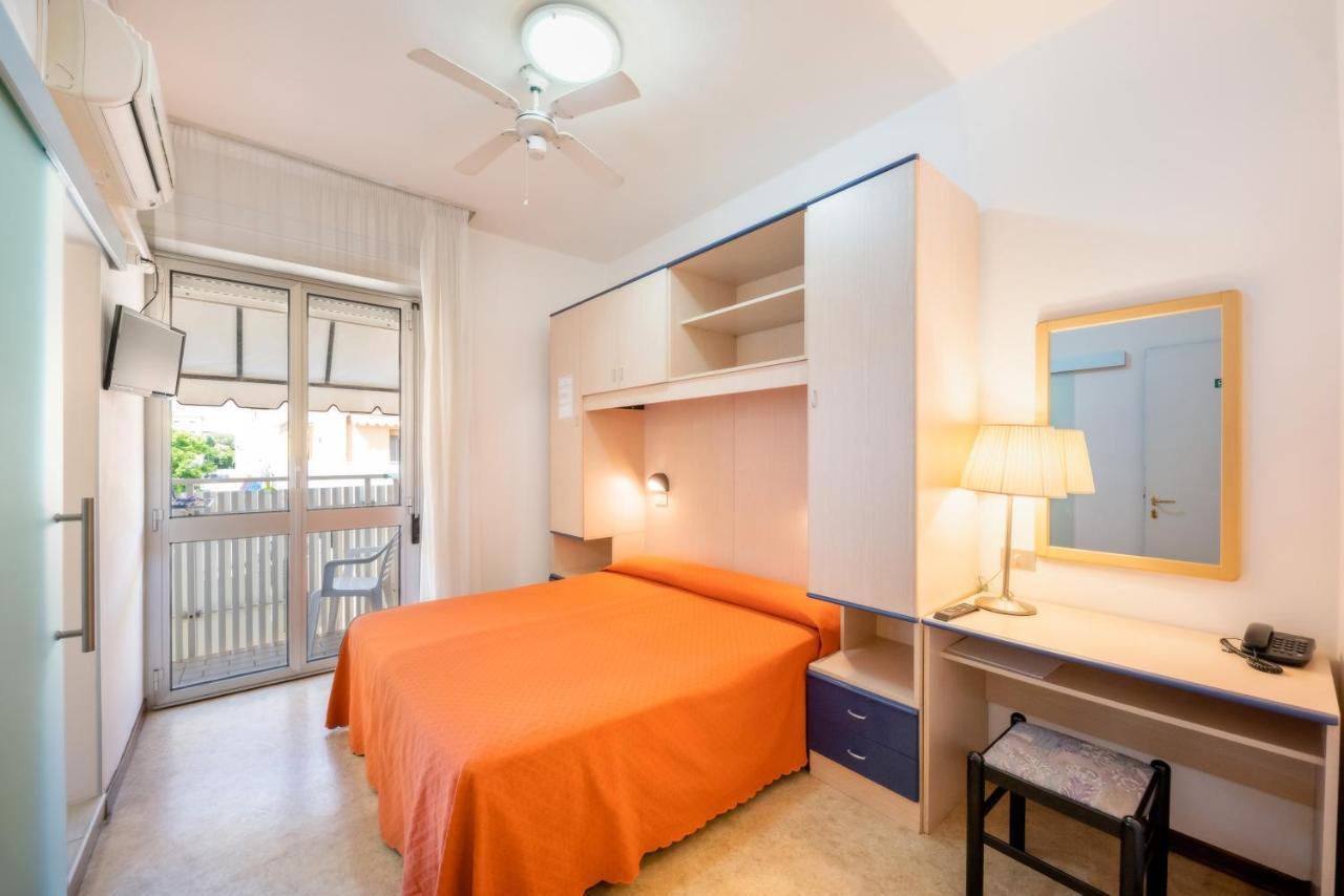 Hotel Firenze Caorle Exteriör bild