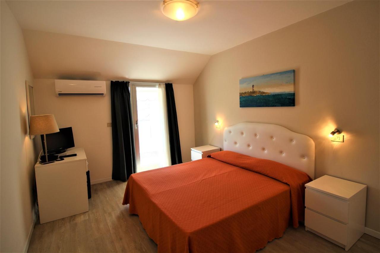 Hotel Firenze Caorle Exteriör bild